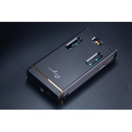 Cayin C9 II con copertura protettiva